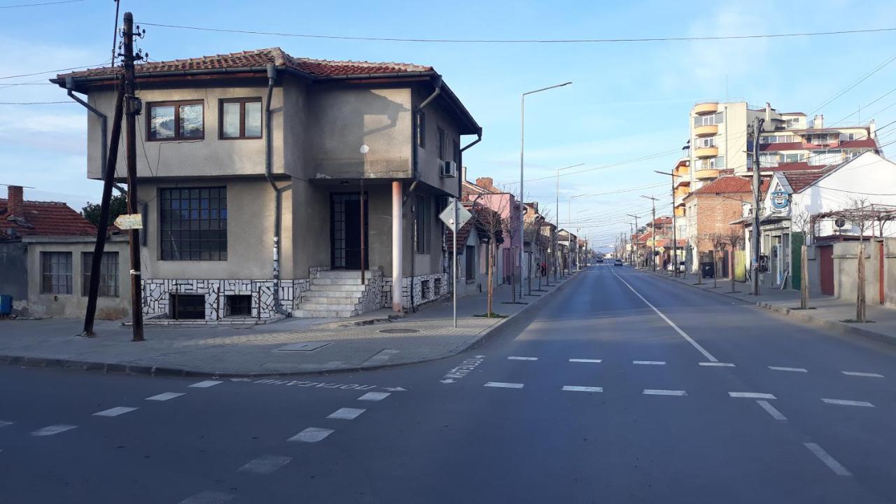 Отель Иглика Ямбол Экстерьер фото